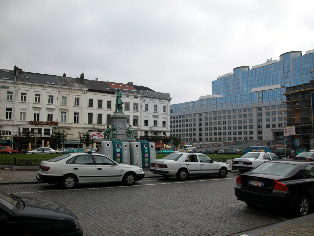 Place du Luxembourg, photo de Marc Schmitt, aoÃ»t 2002